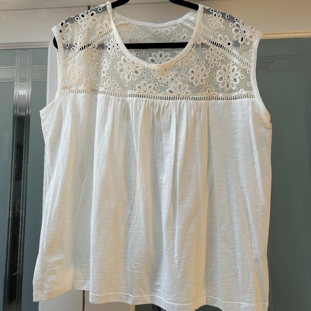 Two by Vince Camuto ivory top NWT
